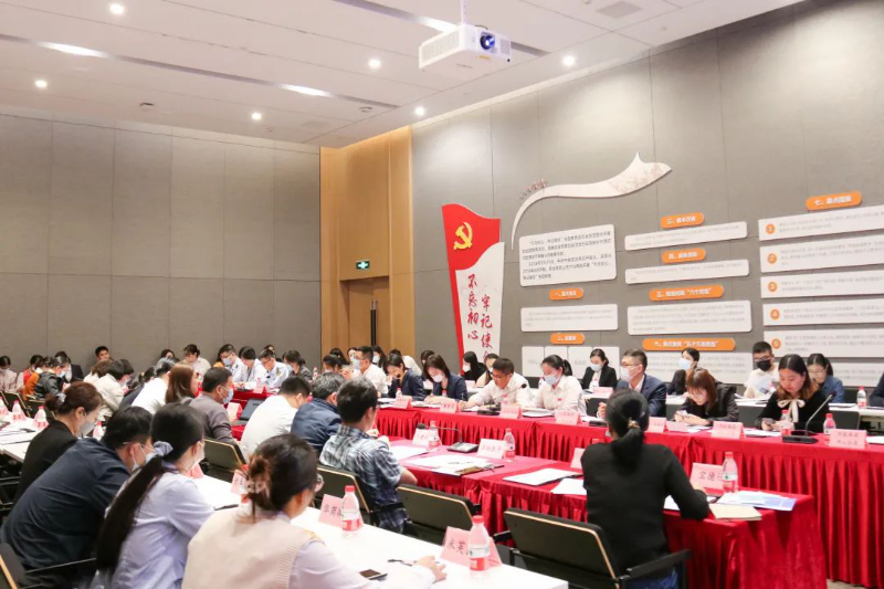 “政务服务助企行”活动现场现场