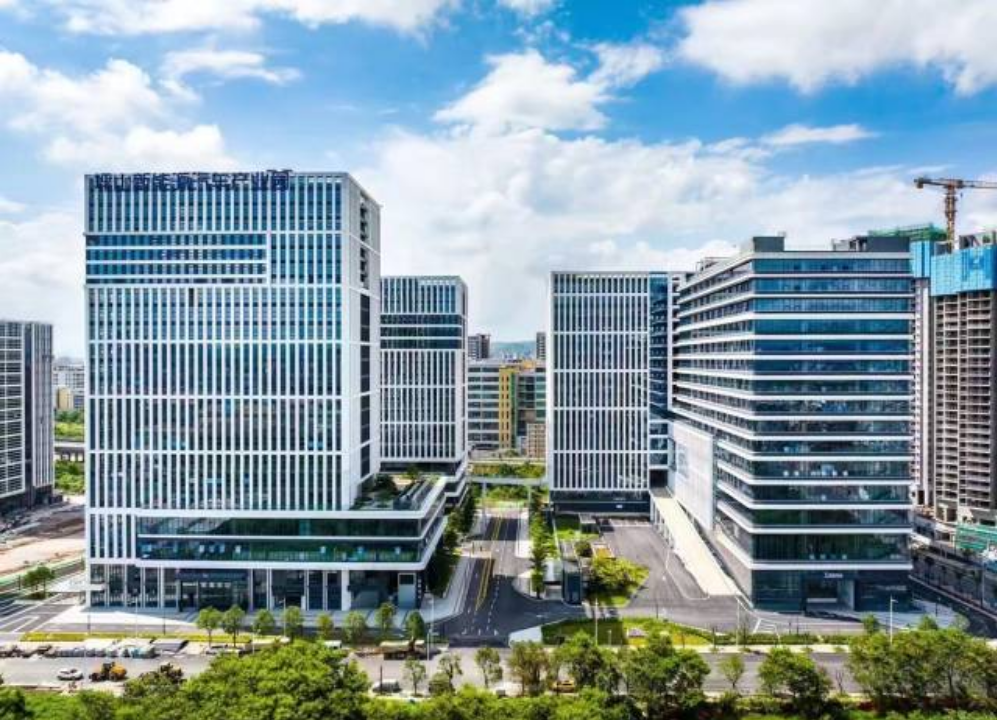 找客户、搞研发，在坪山新能源汽车产业园上下楼“串门”就能解决