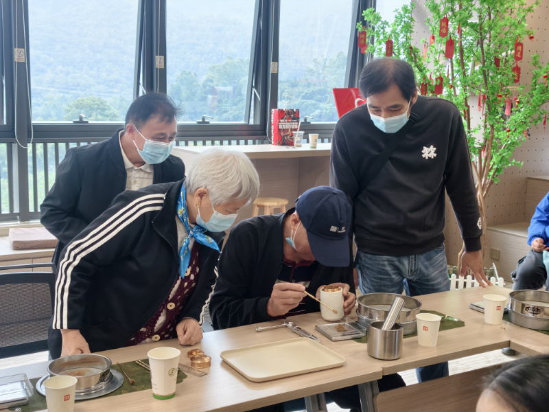 沉香培训 残疾人参加沉香培训.jpg