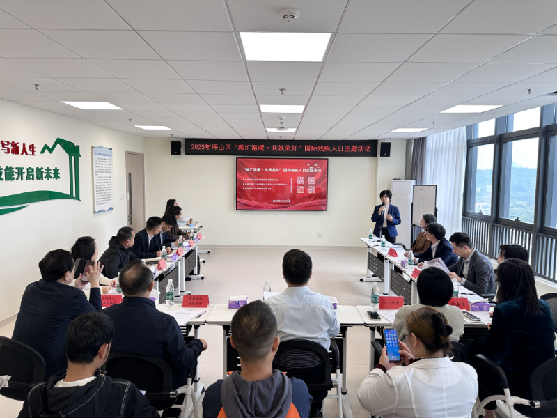 圆桌会谈 圆桌会谈.jpg