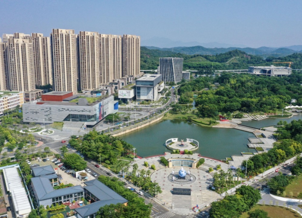 深圳坪山：“车药芯智”强骨干，AI“系数”赋新能