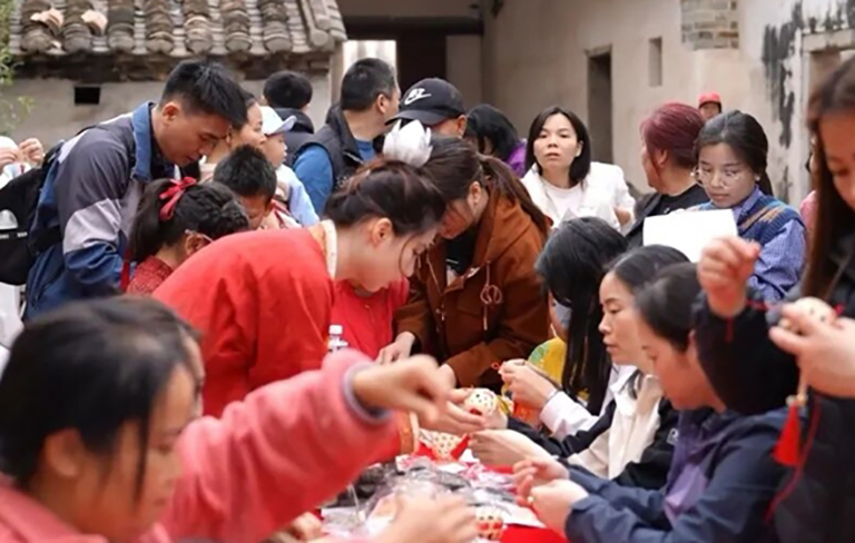 “花式”迎新，坪山er的快乐根本停不下来