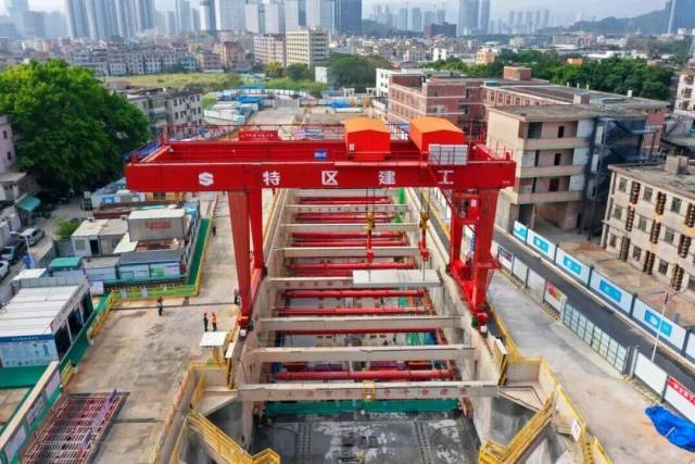 地铁现场建设图