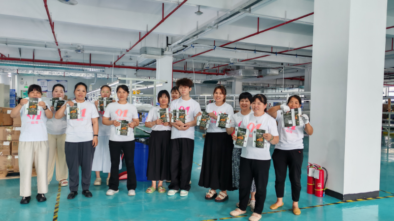 慰问一线生产工人