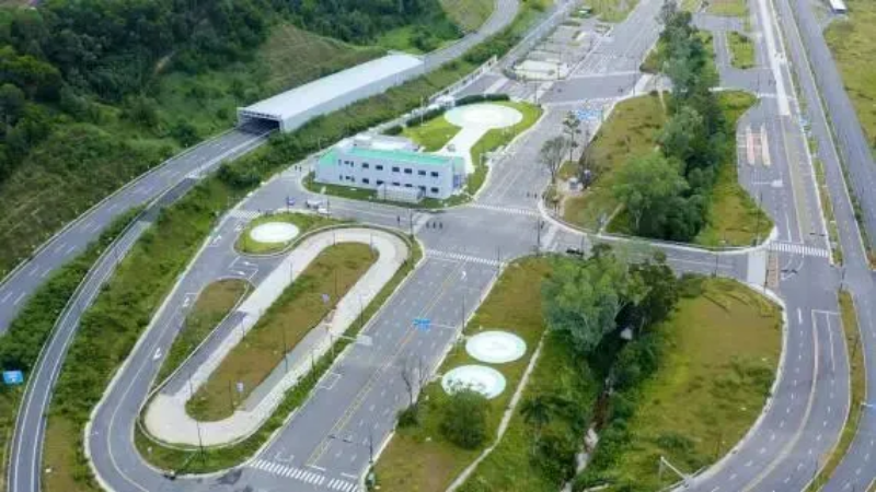 3.智能网联综合交通测试基地.png