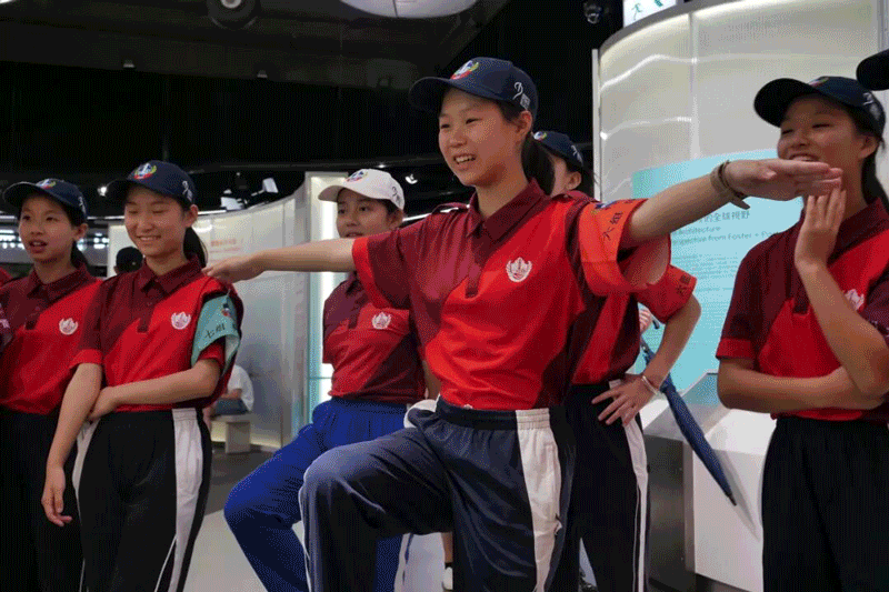 铭记,以历史照见初心 2.gif
