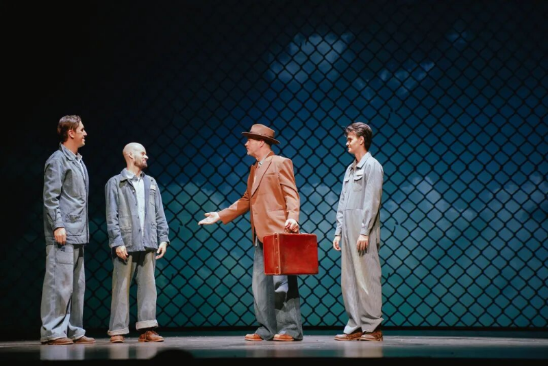 话剧演出现场 6.话剧演出现场.png
