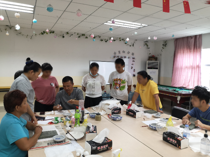 砚台拓印技能培训现场 砚台拓印技能培训现场