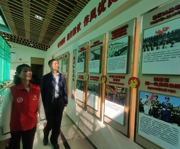 张悦华局长考察区退役军人服务体系建设情况2.jpg