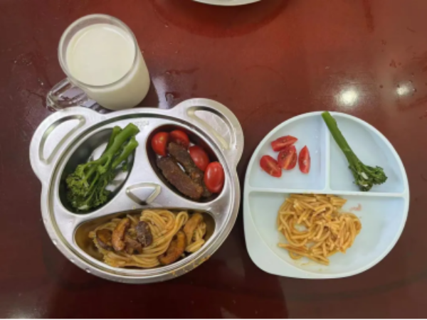 何丽欢家庭“健康膳食”